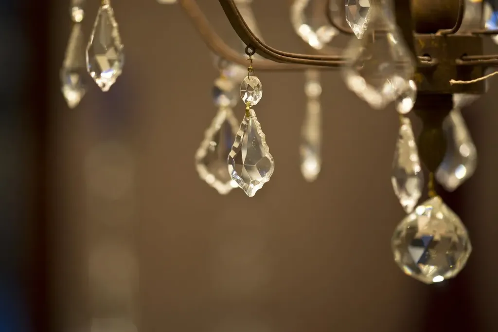 Lampa Glamour, czyli wisząca elegancja