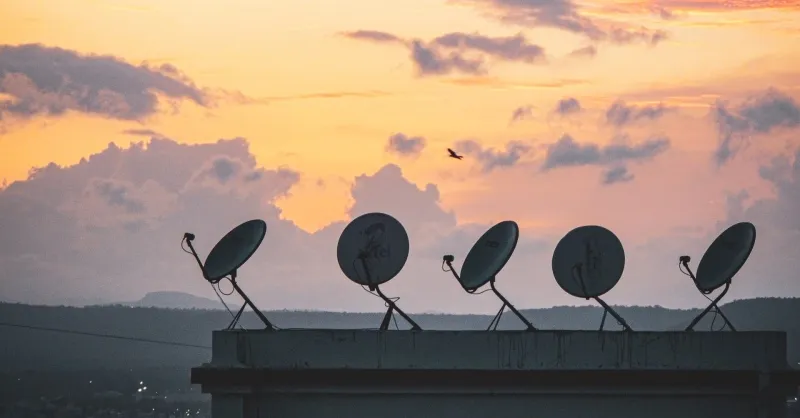 Jak działa antena satelitarna i jak wygląda jej montaż